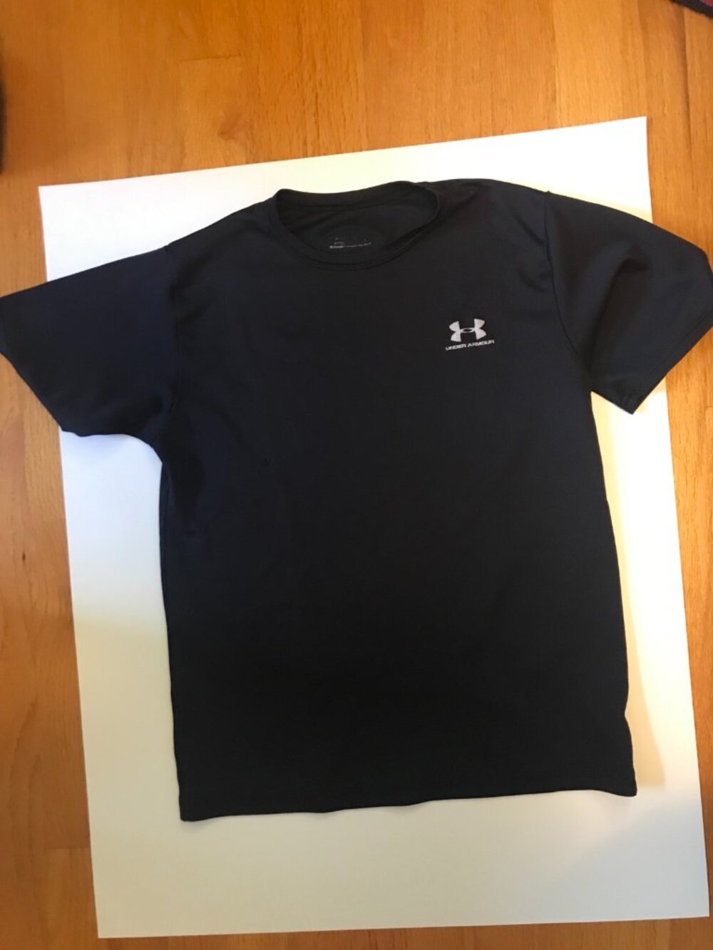 Under Armour Youth Large Black Exercise Shirt